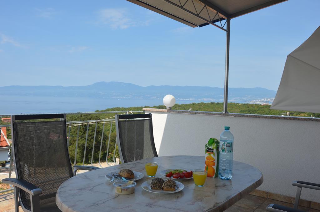 Apartment Lucija Kostrena Ngoại thất bức ảnh